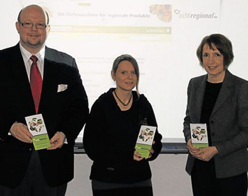 Jörg Johannes Fehlner und Meike Albrecht (von links) im Gespräch mit MdL Annette Karl