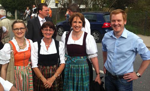 Bei der Eröffnung des Frühlingsfestes mit Hildegard Burger, Waltraud Koller-Girke und Roland Richter